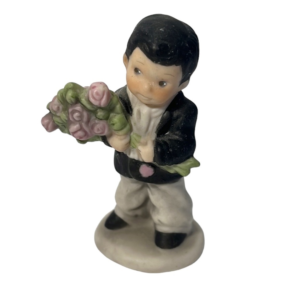 Enesco Boy Pretty‎ As A Picture Figurine 1998 NBM Bahner Studios Roses Porcelain